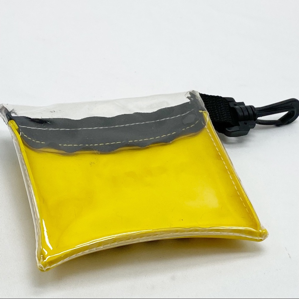 Vintage FAO Schwarz Taxi Cab Clip On Coin Purse - Picture 3 of 4
